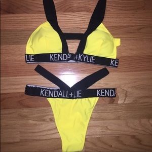 Kendall and Kylie bikini
